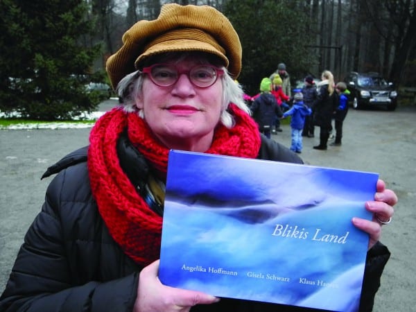 Gisela Schwarz mit dem neuen Buch