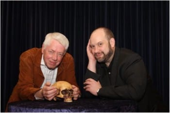 Autor Jason Dark und Theaterintendant Gerd J. Pohl. Foto: Helga Niekammer