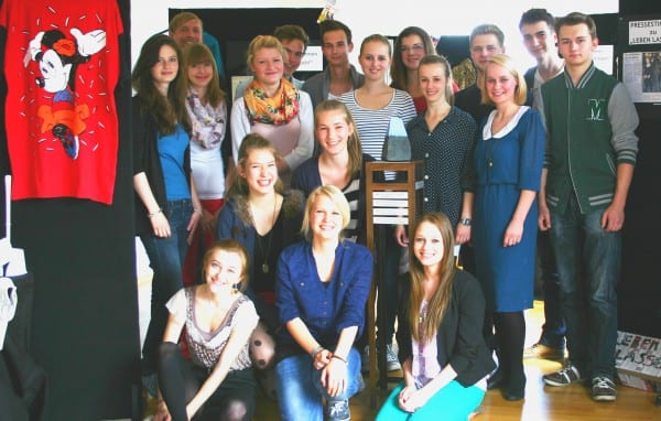 Das Junge Ensemble wurde 2012 für "Ohne Vorwarnung" mit dem Kulturpreis Bopp ausgezeichnet.
