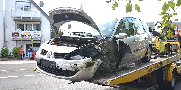 Der Renault des Unfallverursachers. Foto: Miklos Laubert