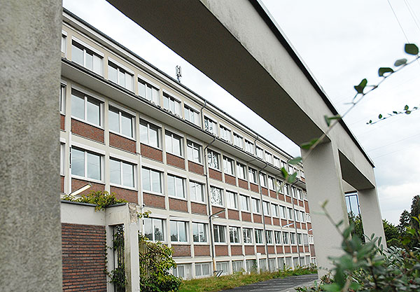 Der ehemalige Lübbe-Verlag in Heidkamp. In diesem Gebäudeteil sollen 100 Flüchtlinge einziehen.