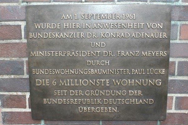 Der Text auf der wieder hergestellten Bronzetafel