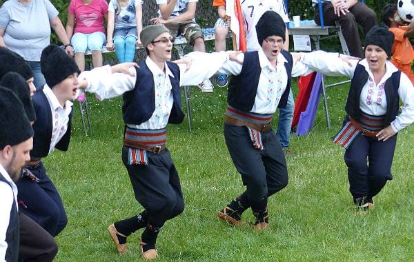 Caritas Flohfest Tanz 600