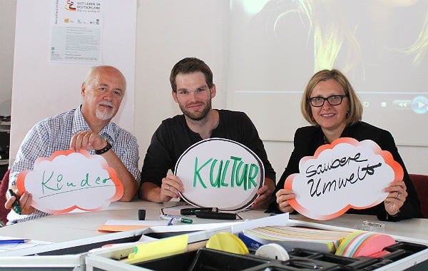 Lothar Speer, Stadtverband Kultur; Marco Euler und Dr. Birgitt Killersreiter (beide VHS)