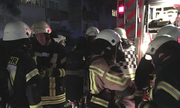 Feuerwehr setzt  mehrere Trupps unter schwerem Atemschutz ein. Foto: Feuerwehr GL
