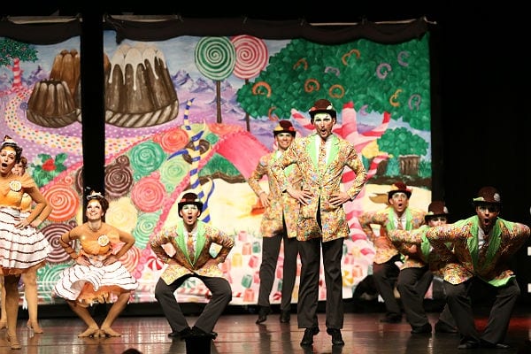 Die Jazz Lights vom Tanzstudio Dance In in Bergisch Gladbach gewinnen die Deutschen Meisterschaften im Showdance 2015 in Halle