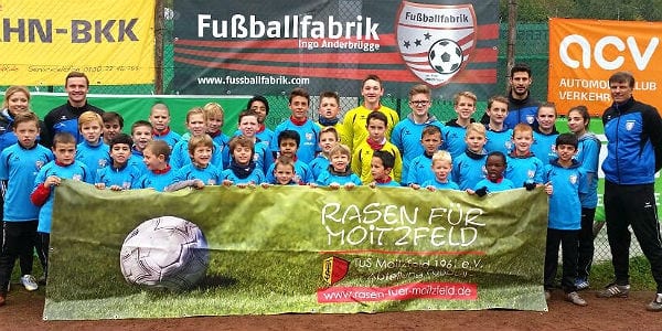 Die Teilnehmer des Moitzfelder Fußballcampfs 2015