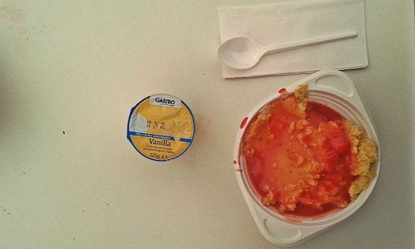 Couscous mit Tomatensoße. Vanillepudding. 