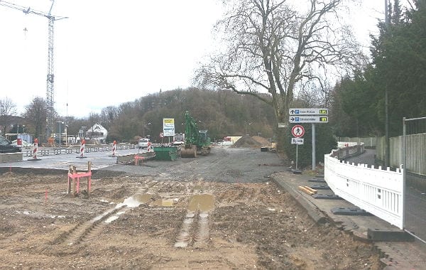 Die Baustelle liegt seit dem Karnevalsbeginn still und 