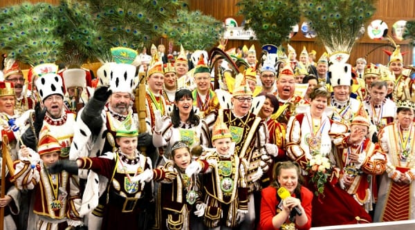 19 Prinzenpaar und Dreigestirne aus RheinBerg gaben sich im Kreishaus ein Stelldichein