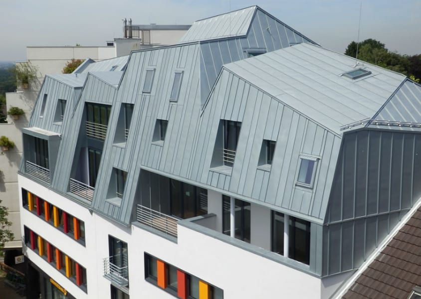 Das umgebaute Gebäude an der Schlossstraße 1-3 in Bergisch Gladbach-Bensberg
