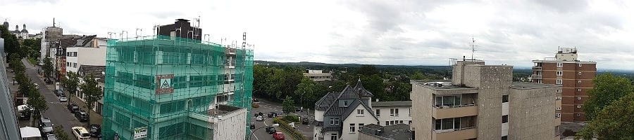 Blick aus dem Neubau auf die Schlossstraße