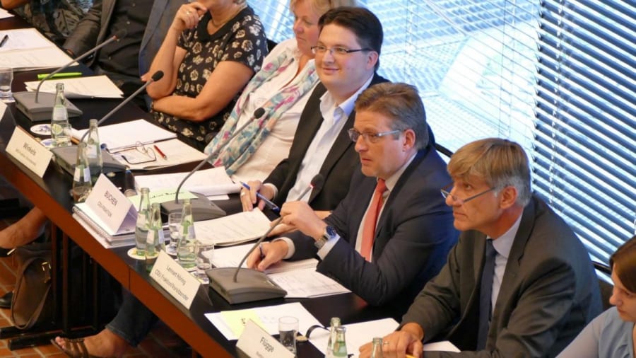 Drei Ausschussvorsitzende und der neue Baurat (rechts). Foto: H. Niekammer