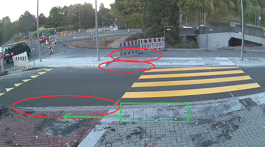 Der neue Kreisverkehr Schnabelsmühle weist Kanten im Radweg auf.