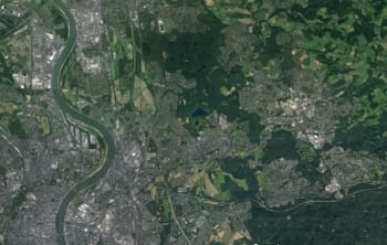 Links Köln, rechts Bergisch Gladbach. Foto: Google Earth