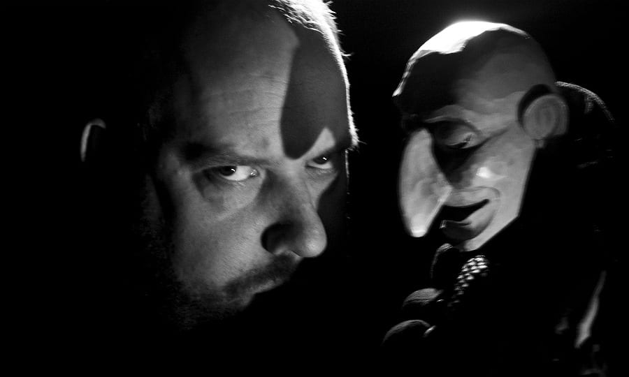 Gerd J. Pohl mit dem Hauptdarsteller, Johann Georg Faust. Foto: Ivan Toscanelli
