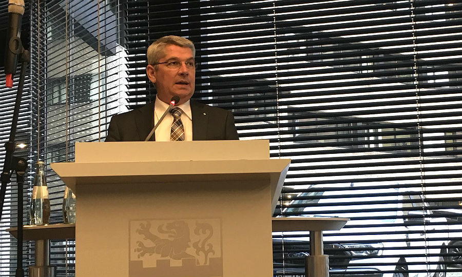 Bürgermeister Lutz Urbach im Ratssaal Bensberg. Foto: CDU/Twitter