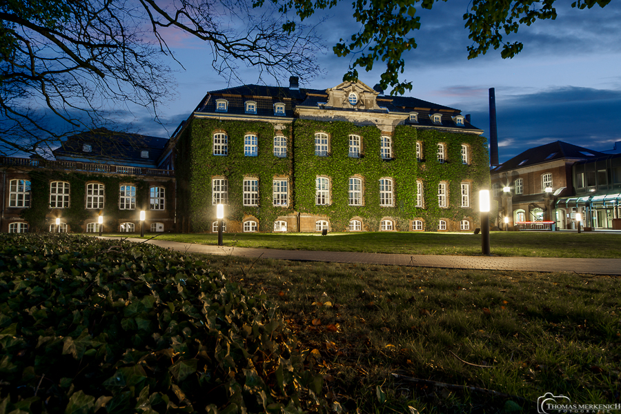 Das historische Verwaltungsgebäude der Zanders GmbH, Bergisch Gladbach. Foto: Thomas Merkenich
