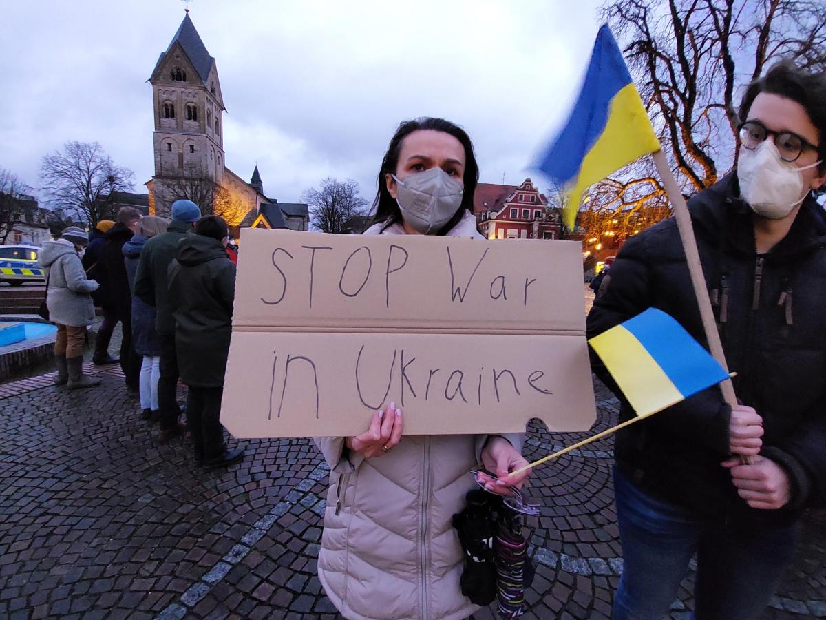 „Wir stehen zur Ukraine“: Gemeinsame Mahnwache am Dienstag
