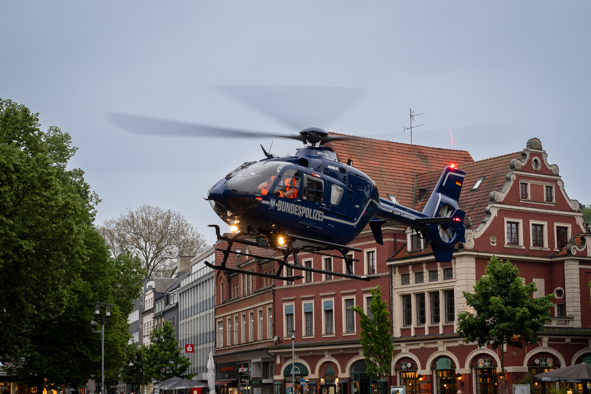 Hubschrauber über Bergisch Gladbach Heute Nacht