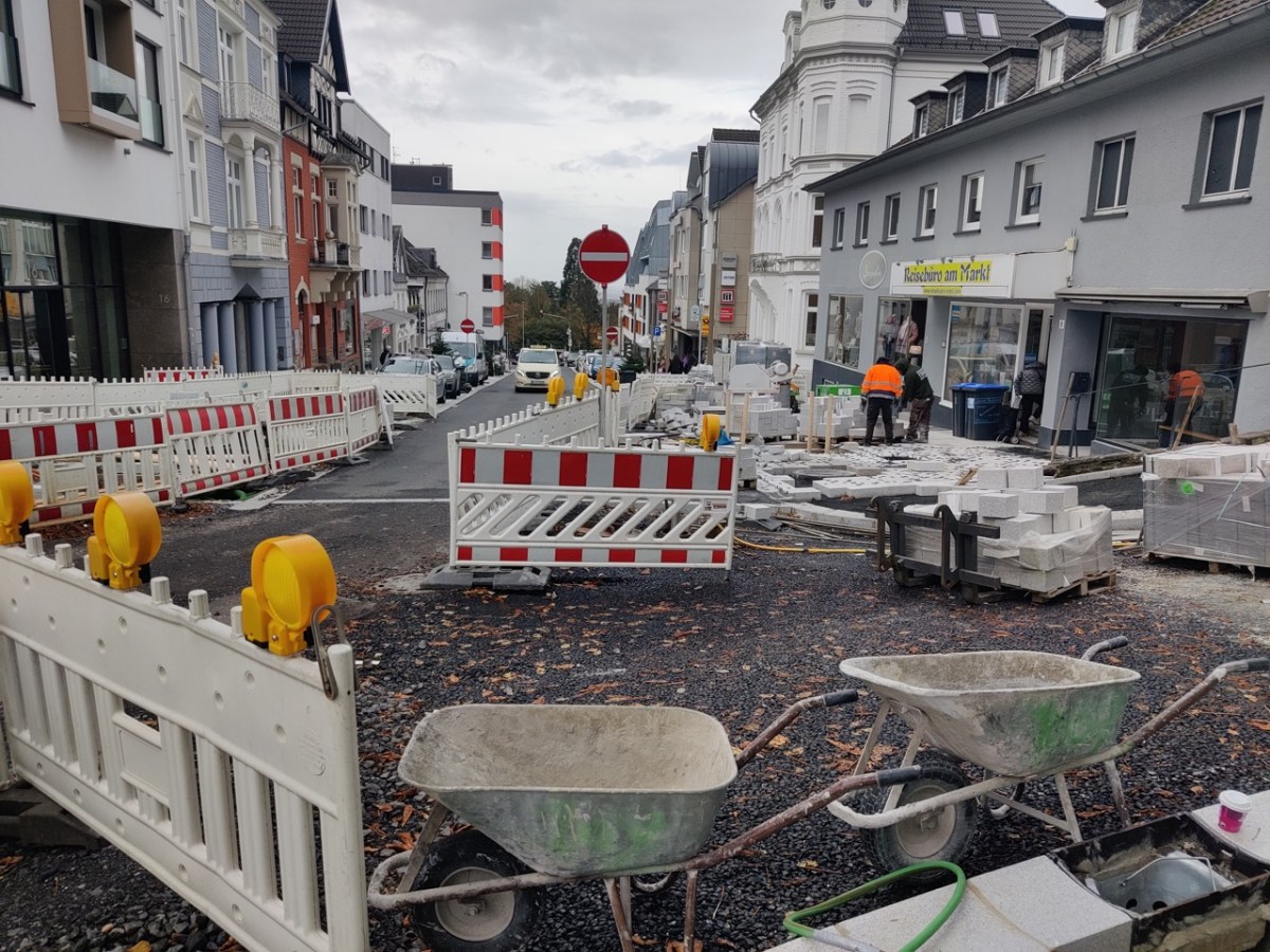 Schlossstraße: 12 Fragen, einige Antworten, zwei neue Pläne