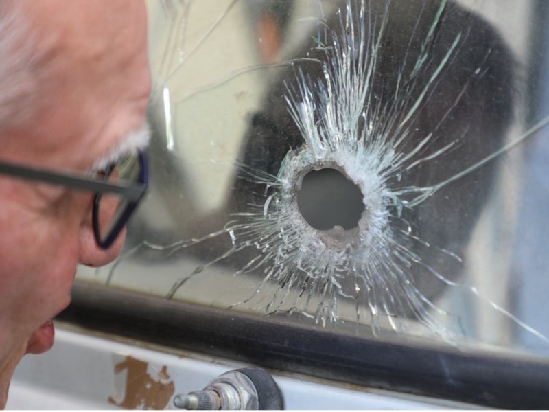 Zerschossener Krankenwagen öffnet neue Perspektiven