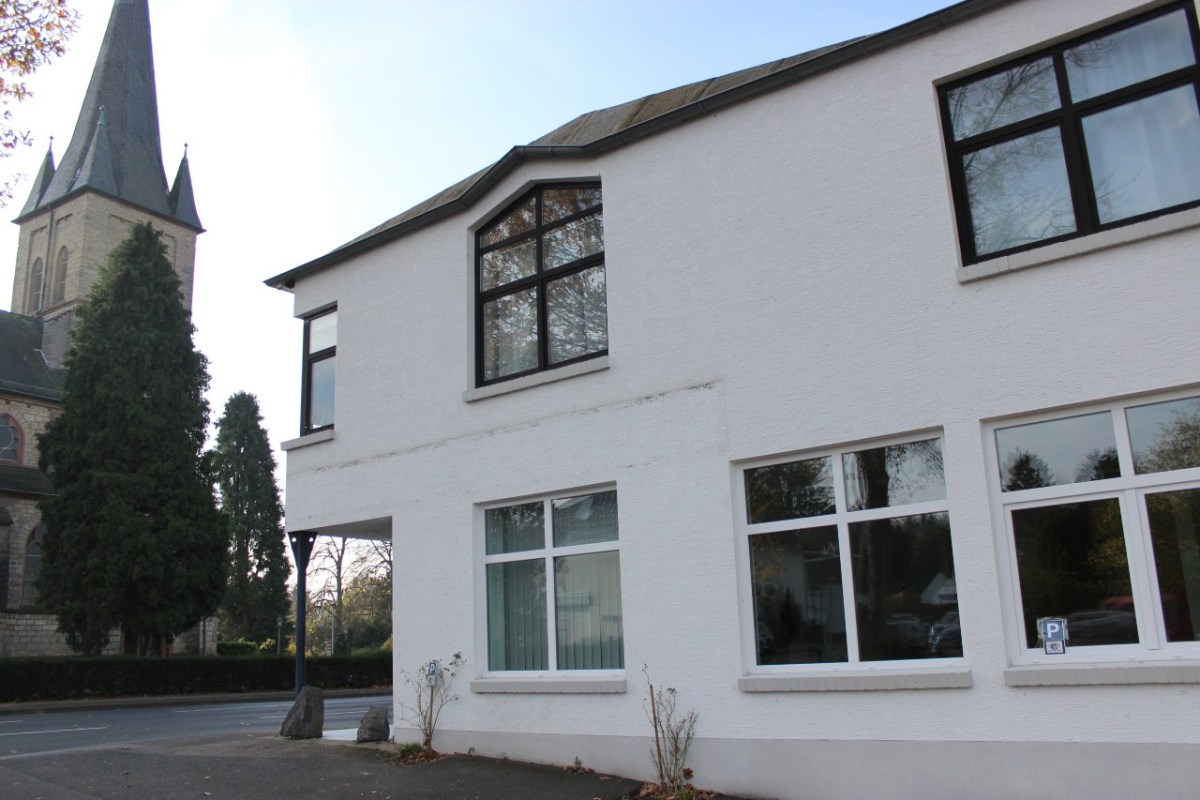 Die ehemalige Bankfiliale wurde für die GGS Hand von der Stadt angemietet. Foto: Stadt GL