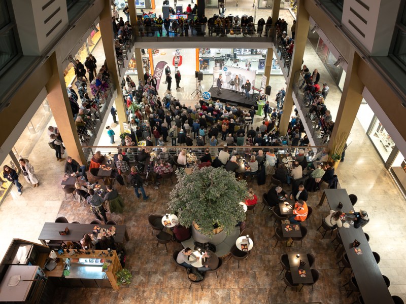 Bundestagswahl: Hitzige Debatten im Einkaufszentrum