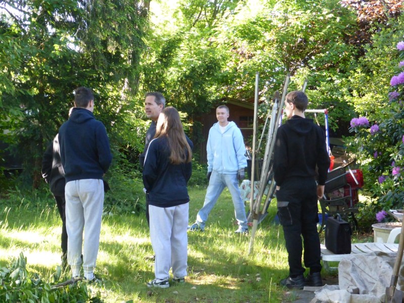 Refrather Schülerfirma sorgt für Ordnung im Garten