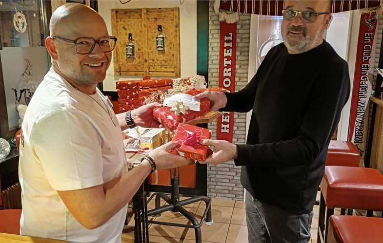 Erfolgreicher-Abschluss-der-Wunschbaum-Aktion-in-der-RheinBerg-Galerie