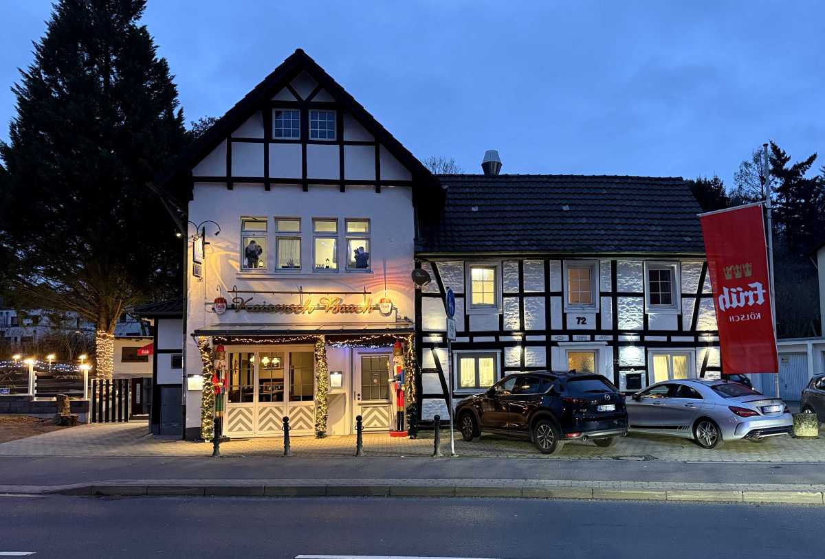 Kaisersch Baach: Gasthaus mit griechischem Flair