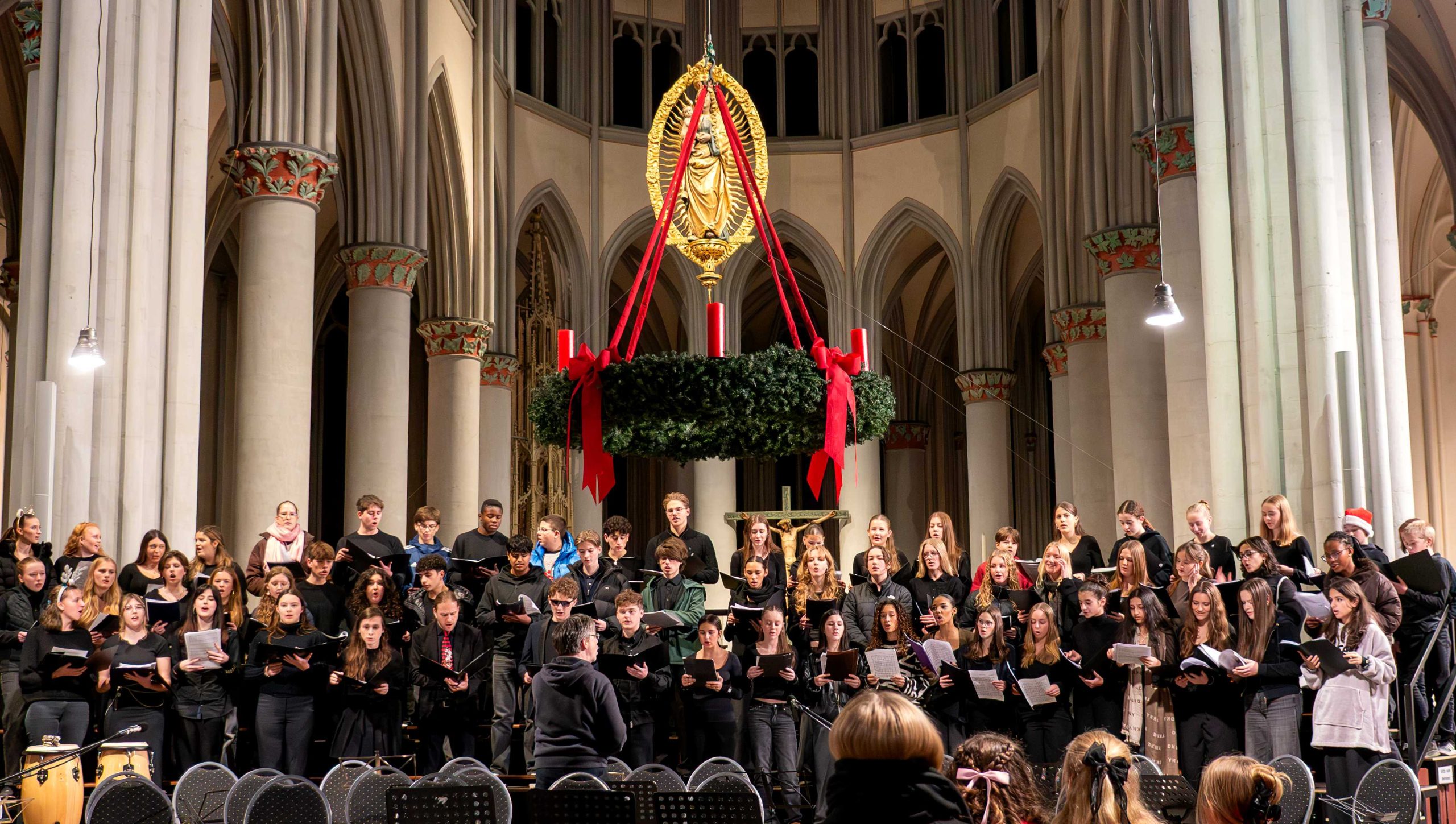 NCG-feiert-Abschied-in-die-Ferien-im-Altenberger-Dom