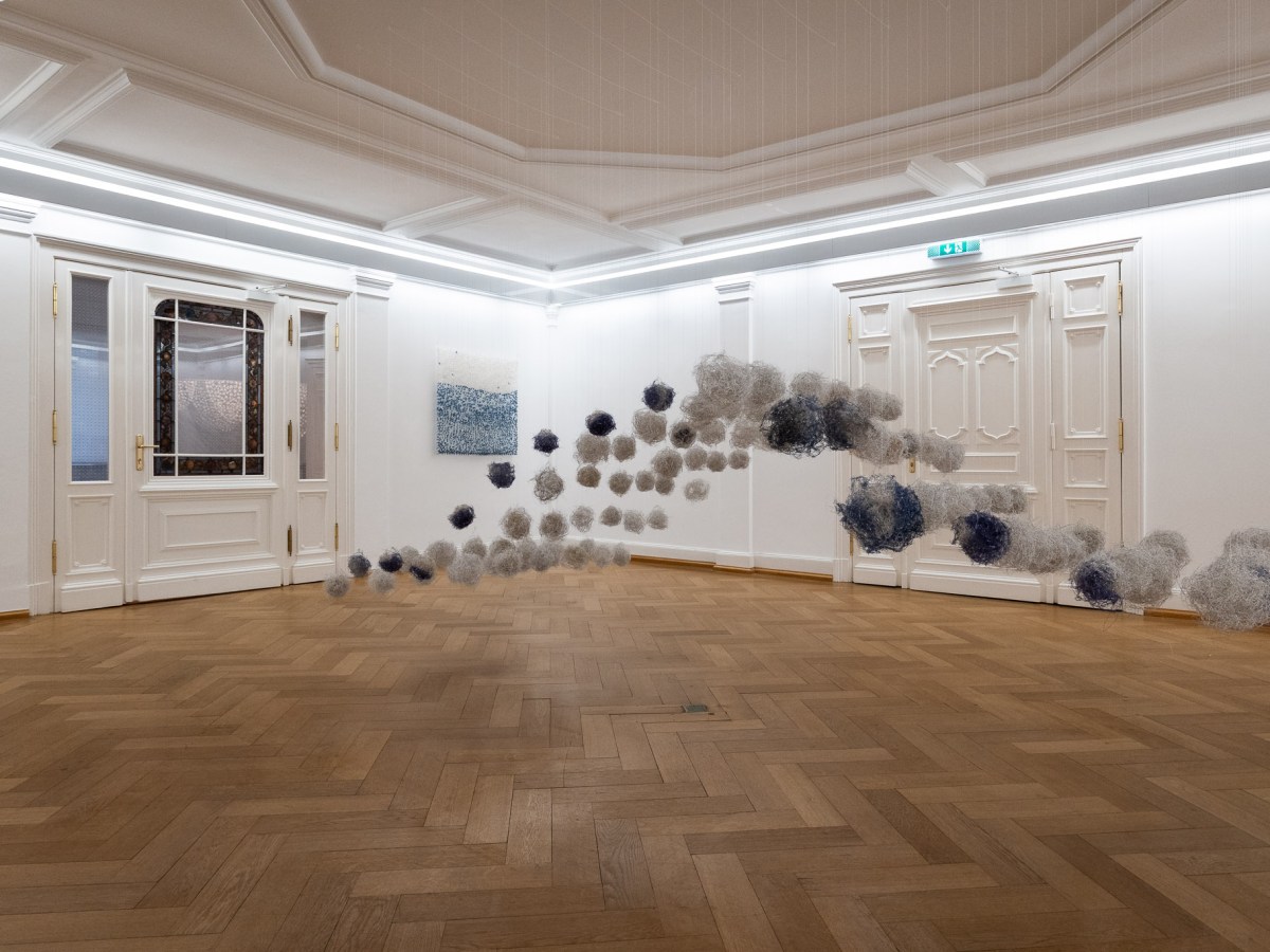 Verwoben, verknotet, umgarnt – Veronika Moos  in der Villa Zanders