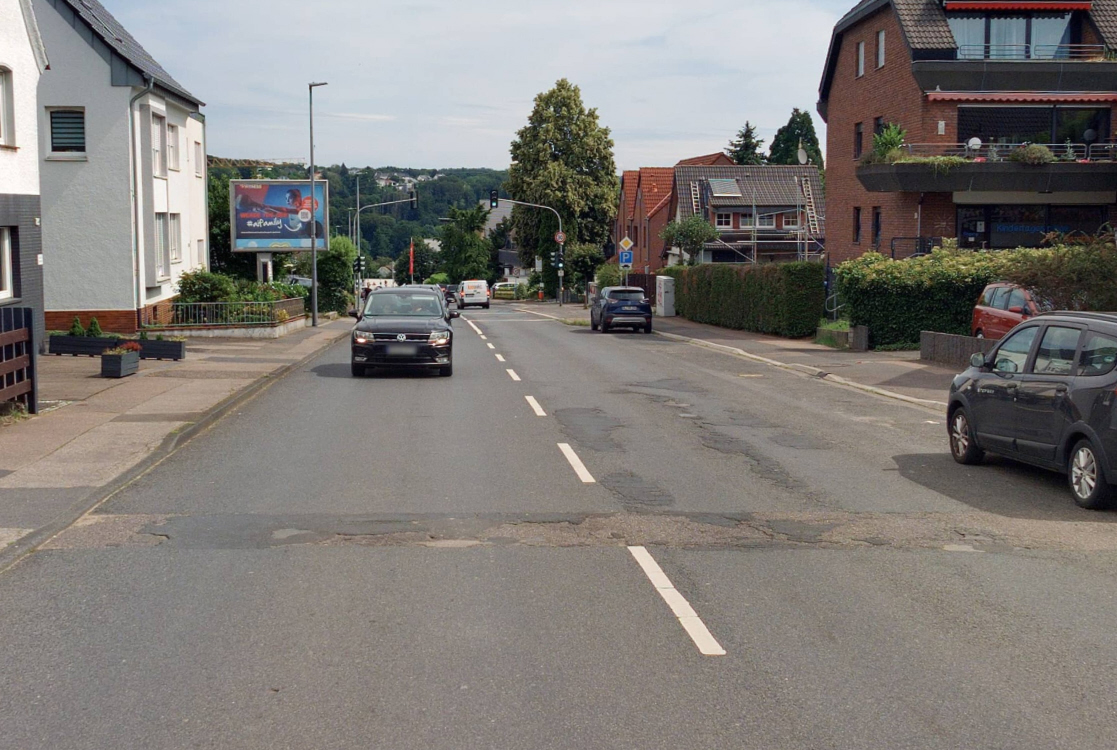 Sanierung-der-Altenberger-Dom-Stra-e-beginnt