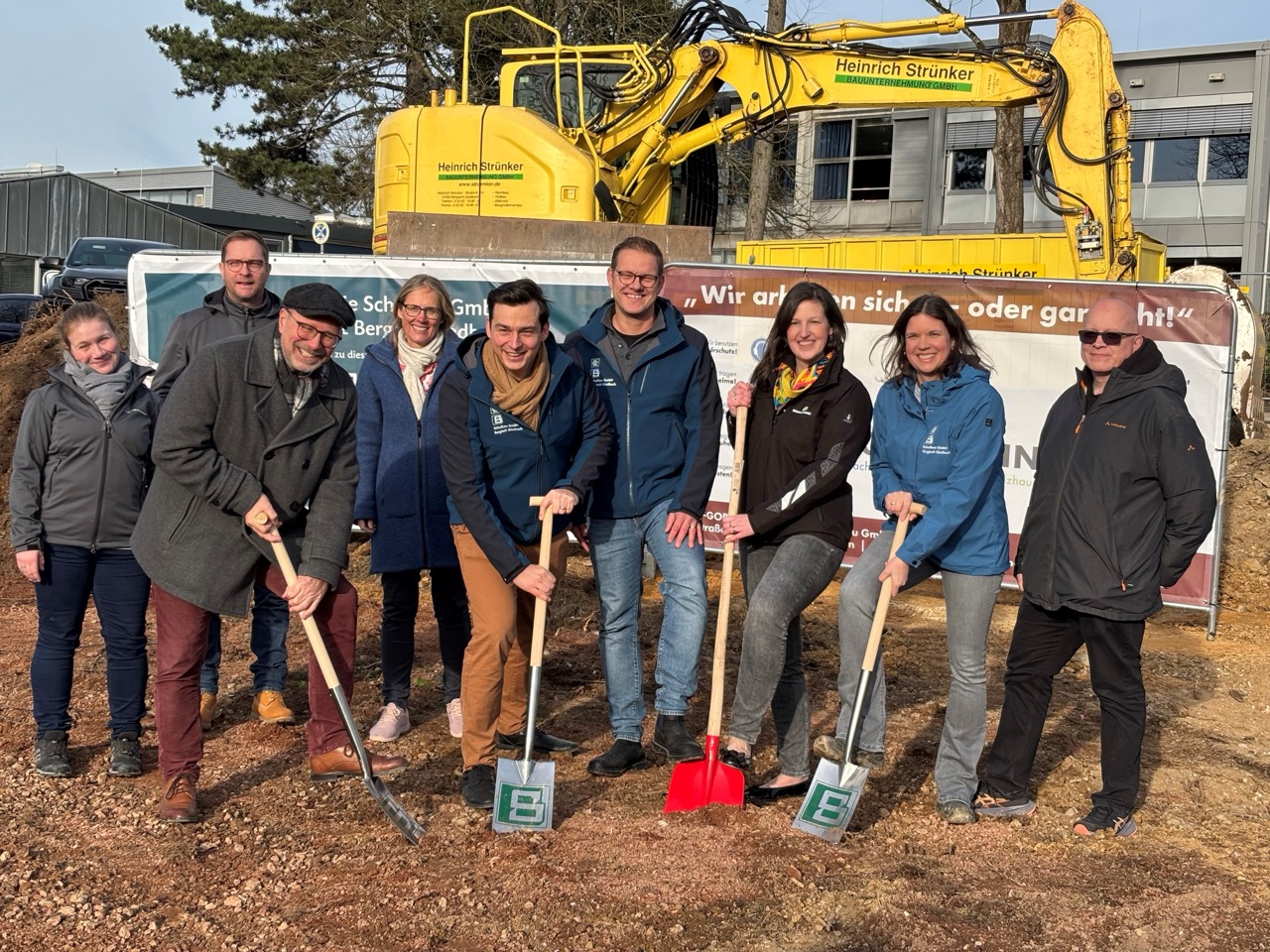 Spatenstich-am-AMG-Stadt-setzt-Schulbau-Offensive-fort