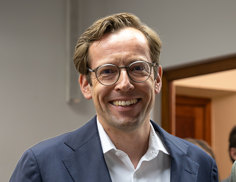 Alexander-Felsch-bernimmt-Gesch-ftsstelle-der-IHK