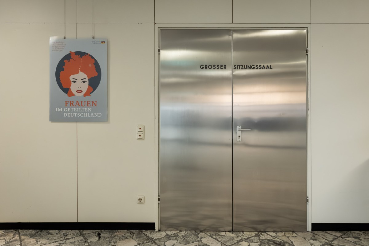 Kreishaus zeigt: Frauenbilder und Frauenrollen in Ost und West