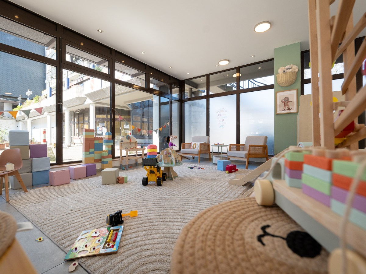 Café Bambini: Wo Kinder spielen und Eltern entspannen
