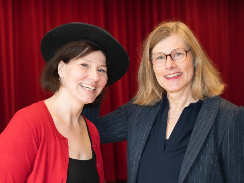 Claudia Timpner reicht den Hut im THEAS weiter