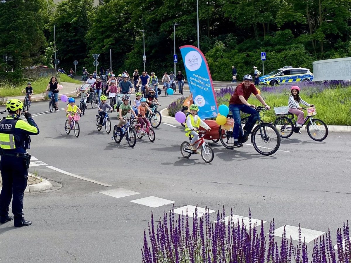Kidical Mass demonstriert für kindersichere Geh- und Radwege
