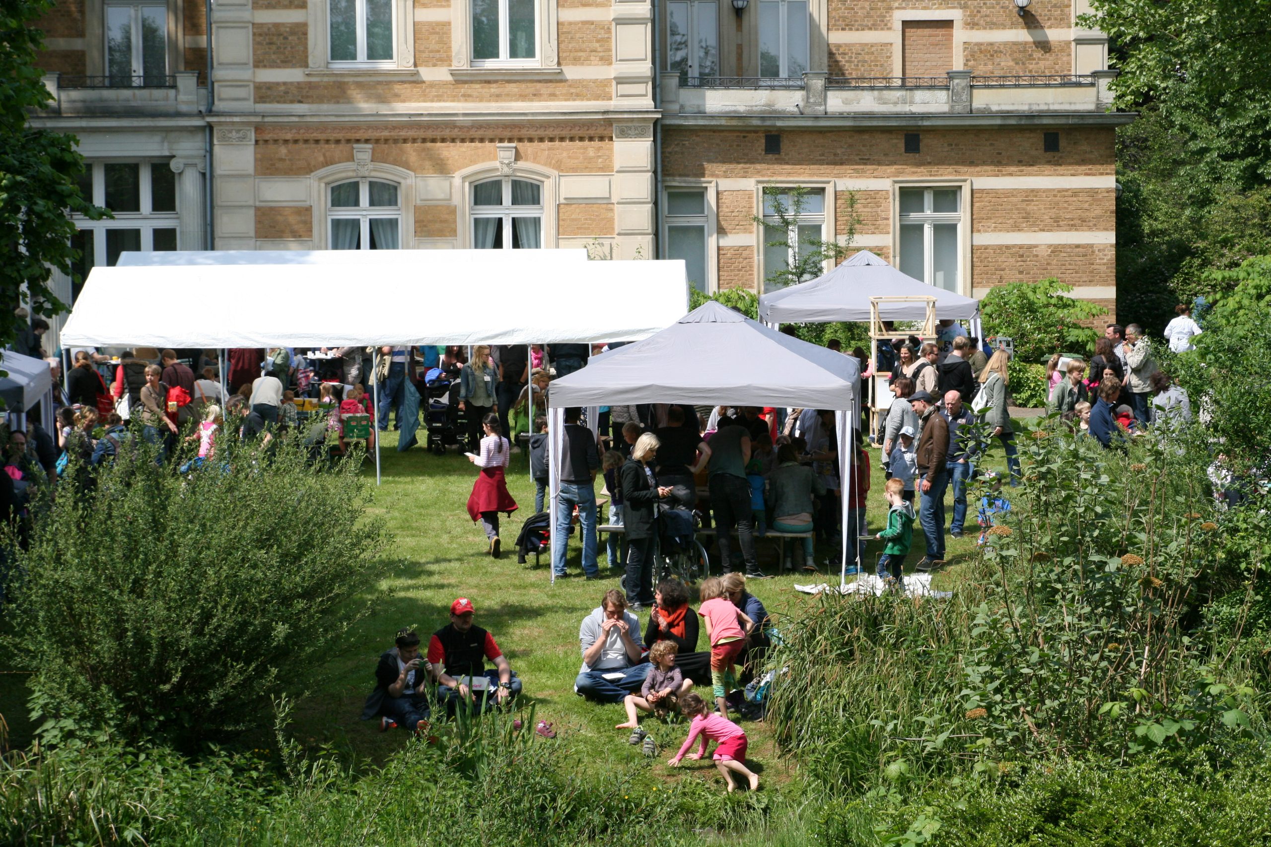 Villa-Zanders-l-dt-zum-KinderK-nstlerFest-ein