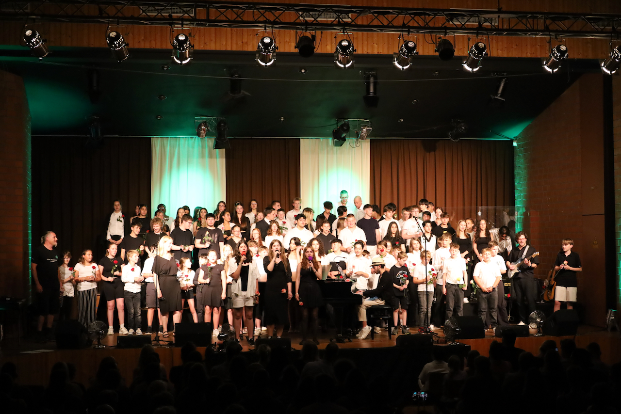 Realschule-im-Kleefeld-l-dt-zum-20-Schulkonzert-ein