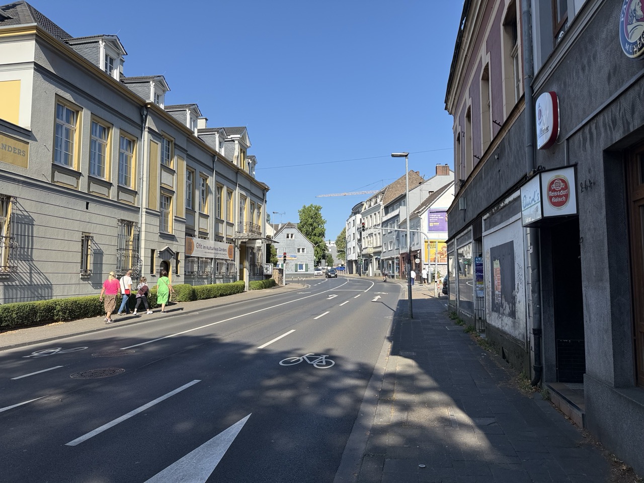 Hauptstra-e-wird-wieder-aufgerissen