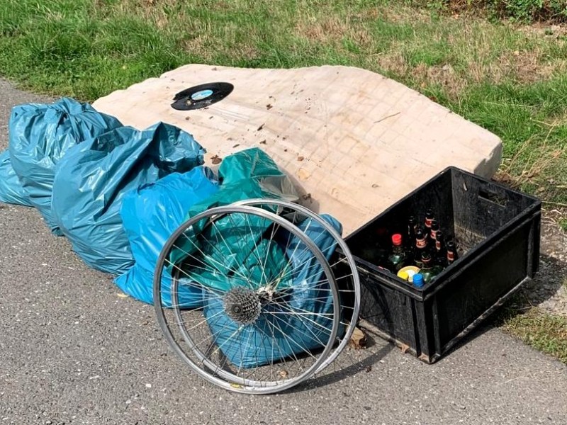 Bürgerverein räumt in Duckterath gründlich auf